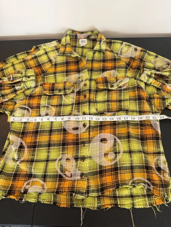 Urban Outfitters BDG Yin Yang Flannel Button Down Size Small - Image 4