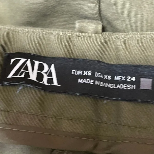 Zara Women's Green High Rise Pleated Cuffed Chino Khaki Mini Shorts Size XS - Image 4