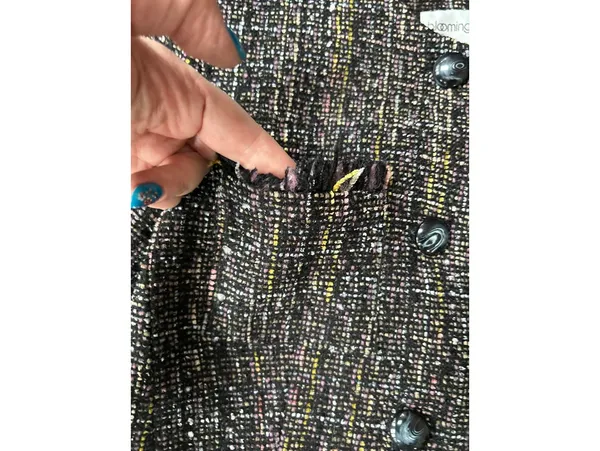 Bloomingdale's Women's Tweed Jacket Size 4 Black - Image 4