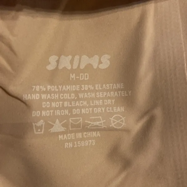 SKIMS Tan Seamless Bra with Molded Cups size M condition good - Image 6