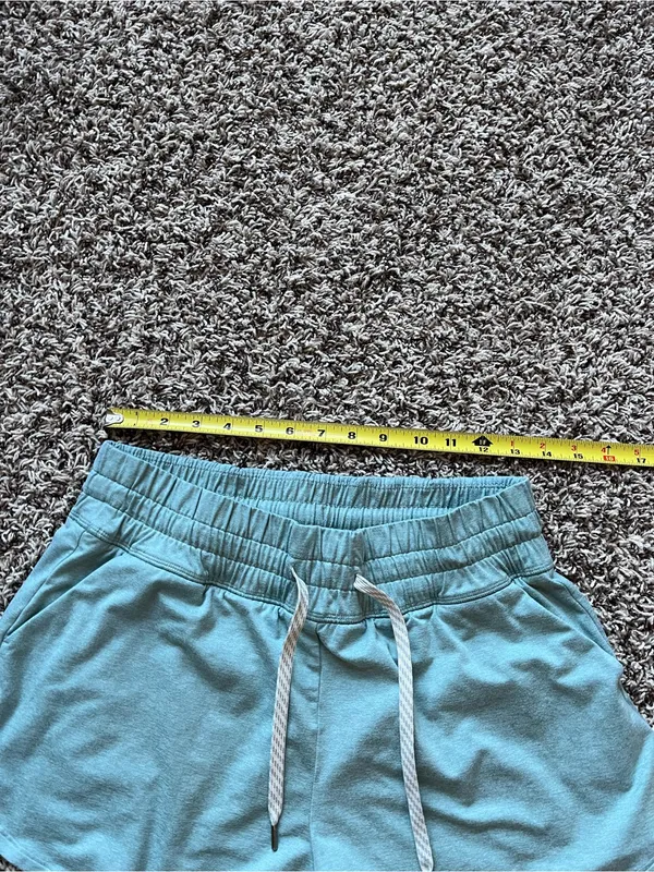Vuori Halo Performance Shorts - Image 9