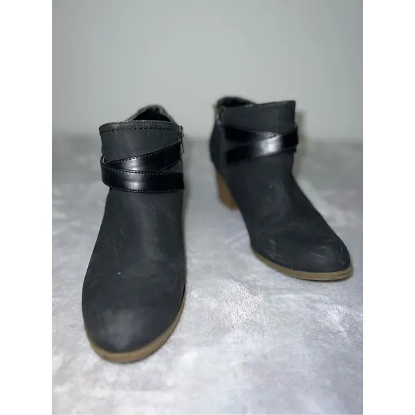 Women’s Zip Up Cowboy Faux Leather Black Heeled Ankle Bootie 8 - Image 2