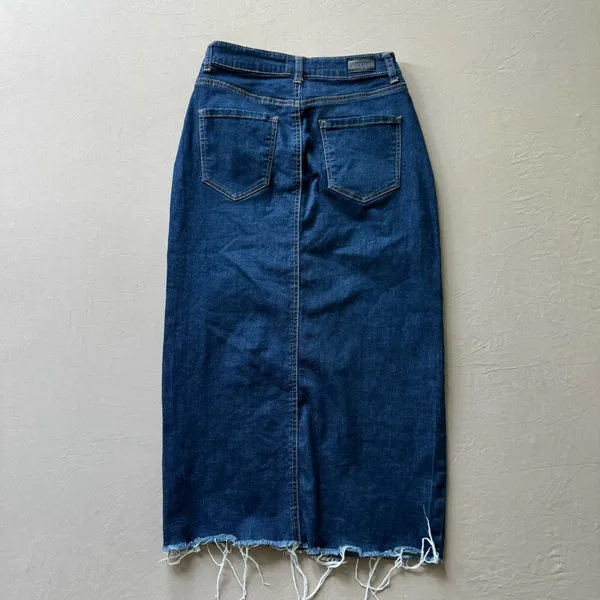 Black Label By C’est Toi button-front denim midi skirt - Image 2