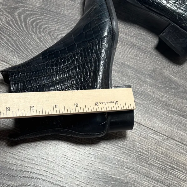 Trotters Black Croc Embossed Booties Square Toe Side‎ Zip Block Heel Size 5M - Image 12