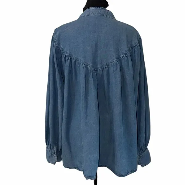 Zara Denim Blue Flowy Jeans Top(Size Large) - Image 5