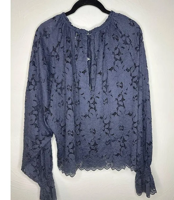 Free People Lace Blouse Women's Size Medium Blue Eyelet Boho Top Flowy - Image 3