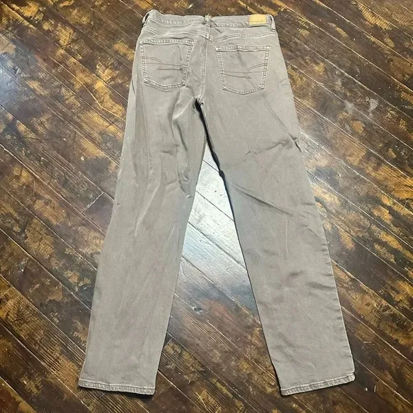American Eagle 10 light brown 90’s straight high rise jeans - Image 3