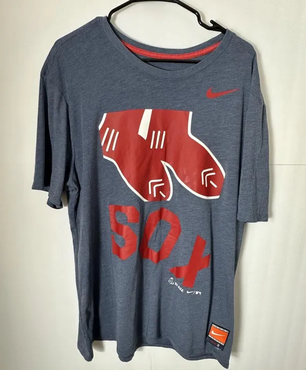 Nike Red Socks Men Red Tee Size 2XL-Coppertown Collection - Image 6