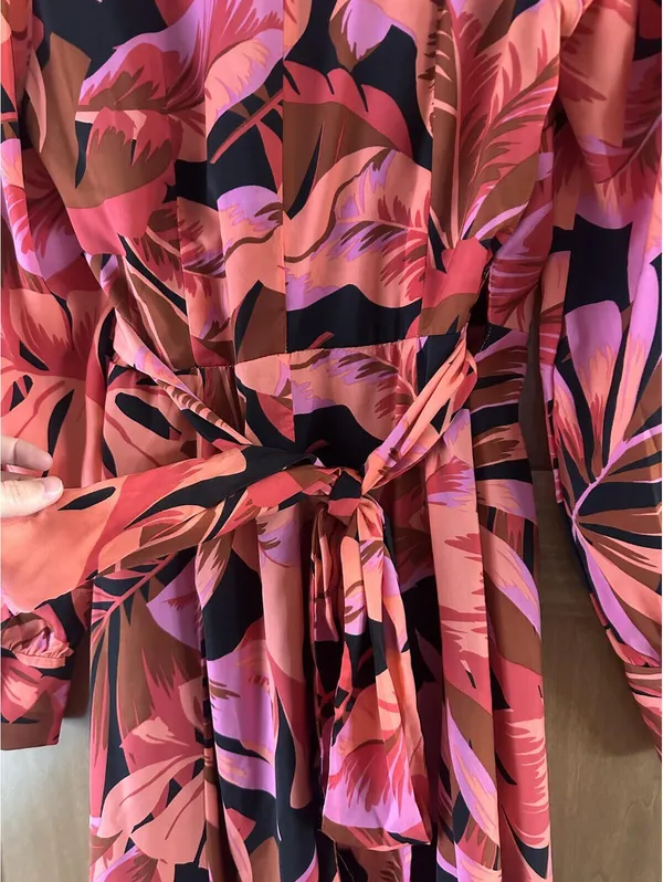 NWT Dress Forum Floral Wrap Mini Dress Pink Long Sleeve Women’s Medium - Image 9