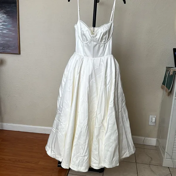 HOUSE OF CB XS A-C Mademoiselle White Tulle Midi Dress NWOT - Image 3
