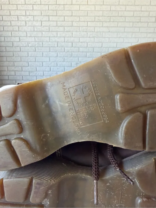 Vintage Y2K Dr. Martens 8542 Brown Leather Chunky Boots Made in England Size 9 - Image 8