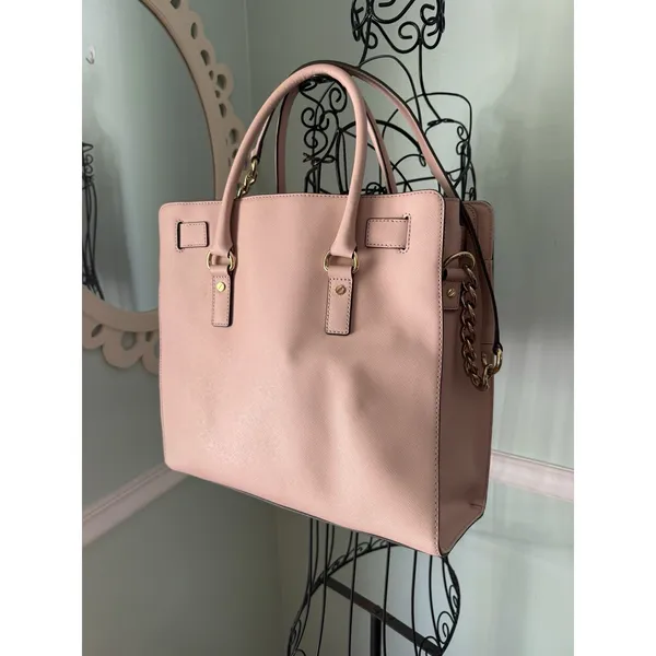 Michael Kors Handbag Light Blush PInk with Gold Accents Lock‎ And Key Large - Image 11