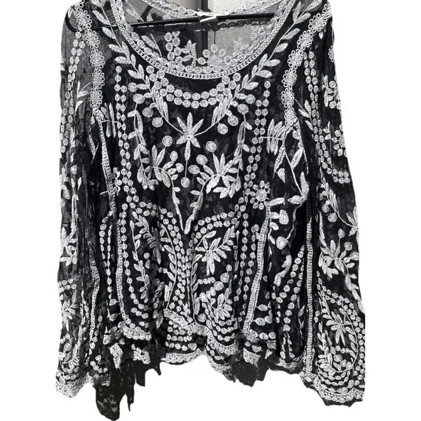Vintage Vivid Importers of NY Women’s Sz Large Flower Black White Top Blouse - Image 4