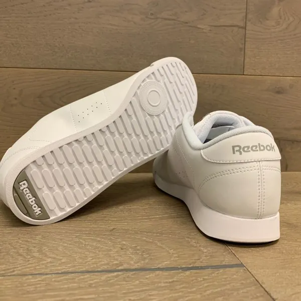 Reebok Princess Women Size 9 - Image 4