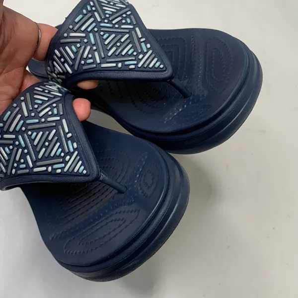 CROCS Women’s Monterey Beaded Wedge Flip Sandals Navy Blue S-606 Size 10 - Image 5