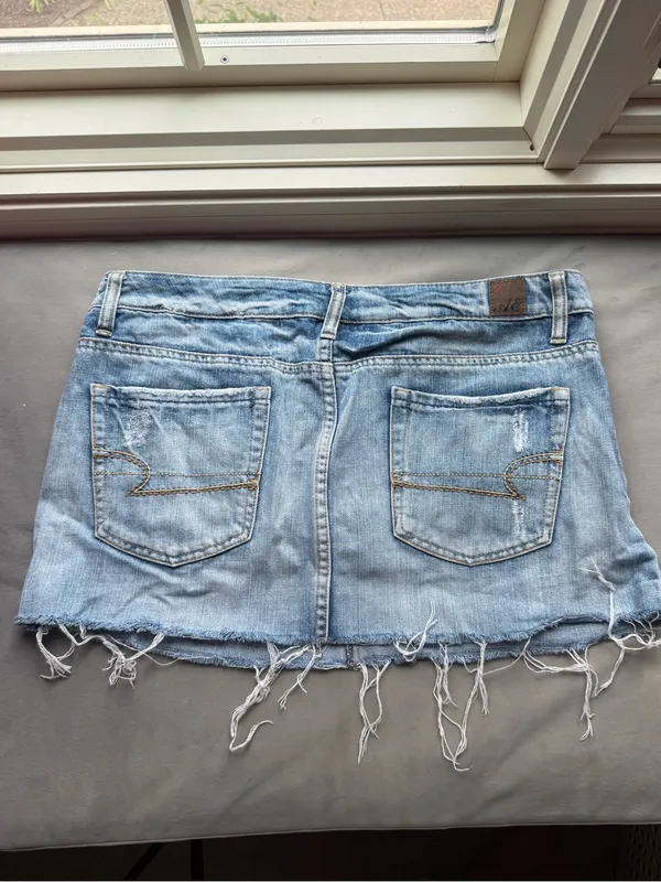 American Eagle Light Blue Denim Mini Skirt with Embroidered Waistband - Image 3