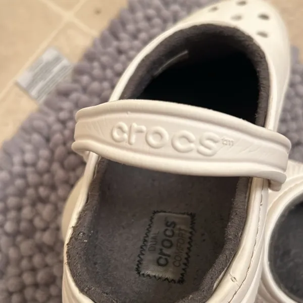 Crocs sandals slip-On Strap Shoe faux Fur Solid white Men's Size 9 - Image 6