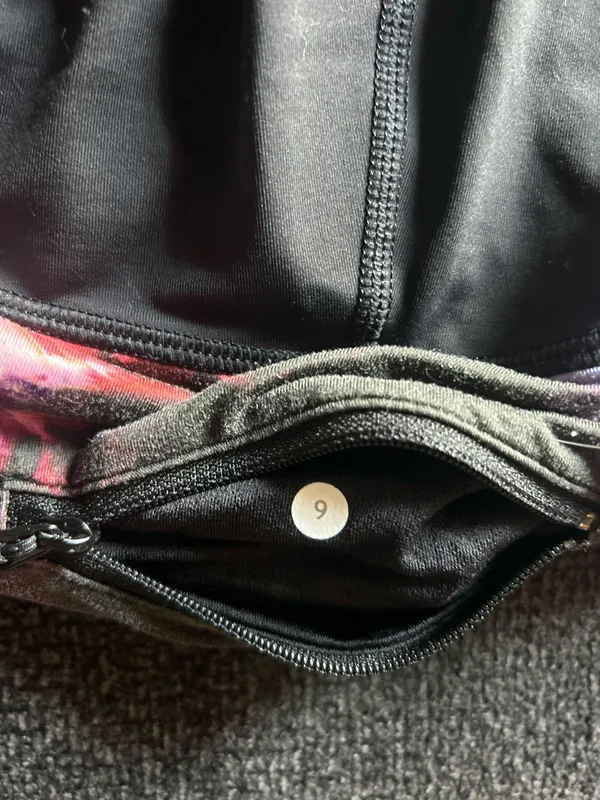 Lululemon Cropped Leggings Black - Image 3