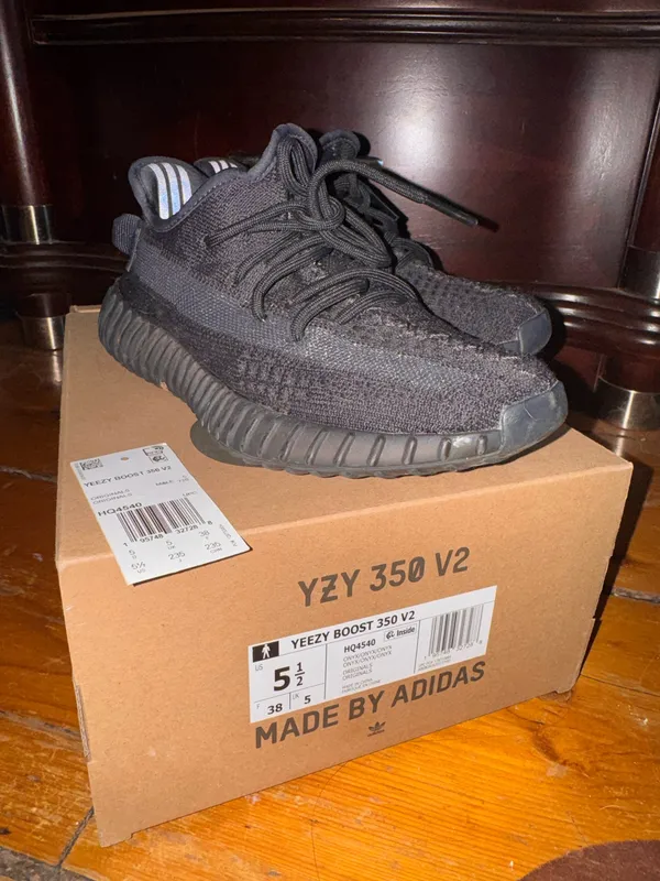YEEZY BOOST 350 V2 ONYX - Image 2