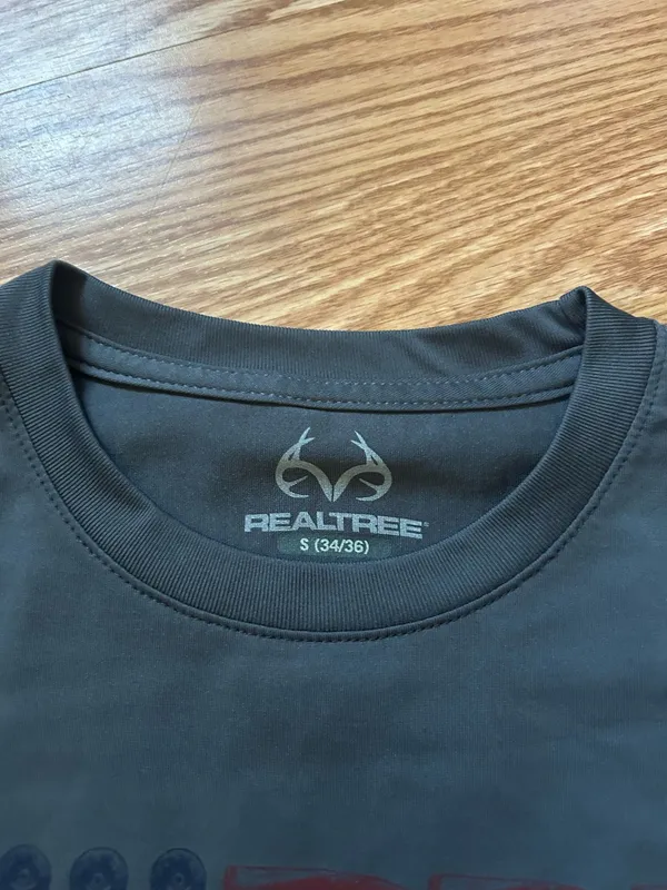 Realtree American flag t shirt - Image 2