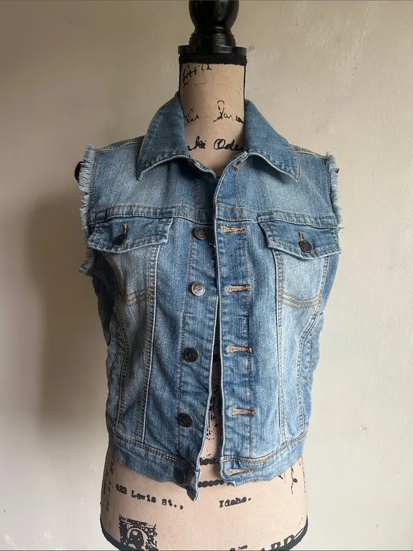 American Rag Denim Sleeveless Vest Size Medium - Image 2