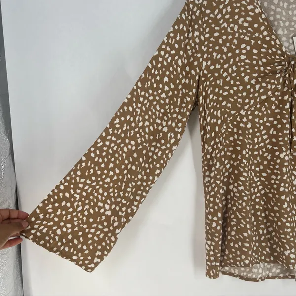 Maurices Brown & White Speckled Dot Print Flare Sleeve Tie Front V-Neck Blouse S - Image 3