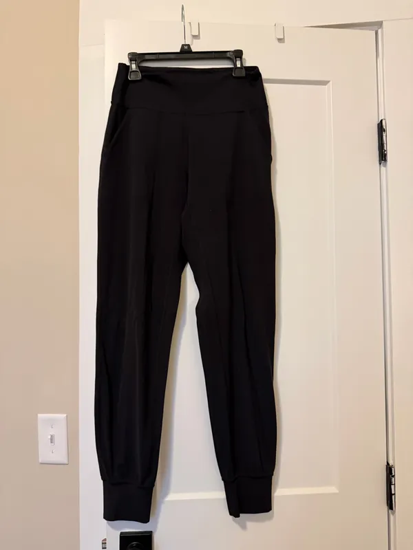 Lululemon Women’s Align Joggers - Image 2