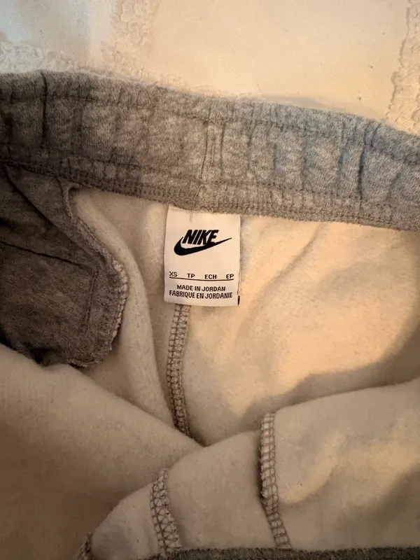 Nike Sweatpants Grey Women’s - Image 2