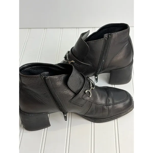 Vintage Baťa Marie Claire Black Leather Bit Ankle Booties Women's 39‎ - Image 8