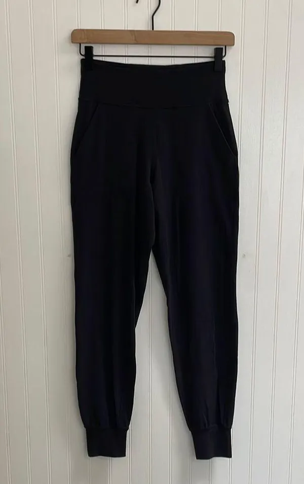 LULULEMON Align Jogger *28" in Black Size 4 - Image 6
