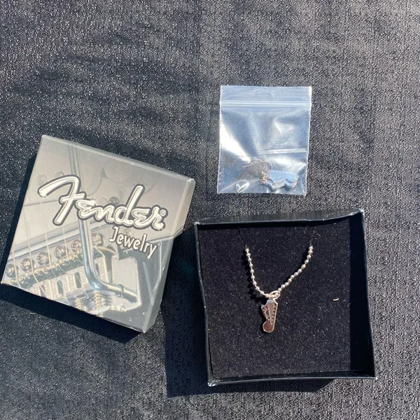 💎🩶 Vintage Y2K 2000s NWT Fender Silver Tone Metal Guitar Head Pendant Earrings and Chain Necklace Set $24.99 🩶💎 - Image 11