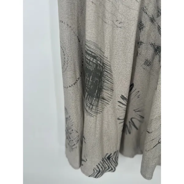 Le Lis Skirt Women‎ Medium Abstract Print Rayon Midi Modern Flowy Grey Black - Image 4