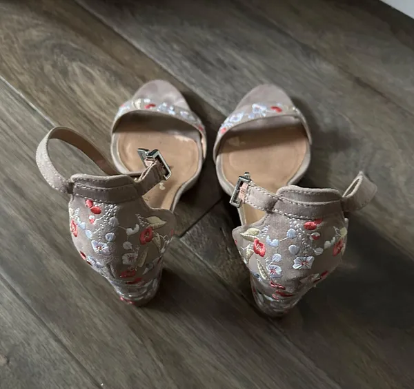 Heels - Image 2