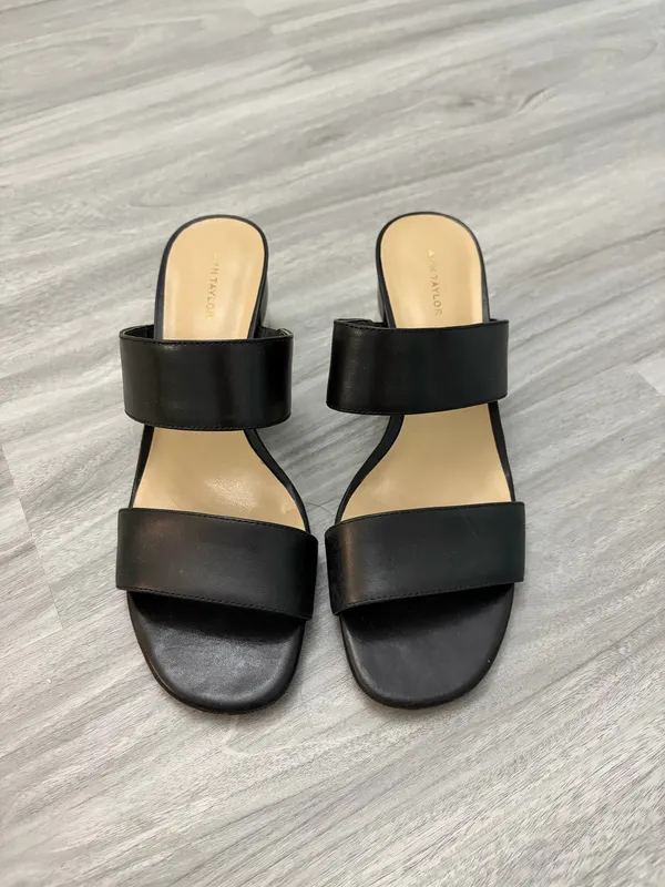 Anne Taylor Black and Gold Heels - Image 3