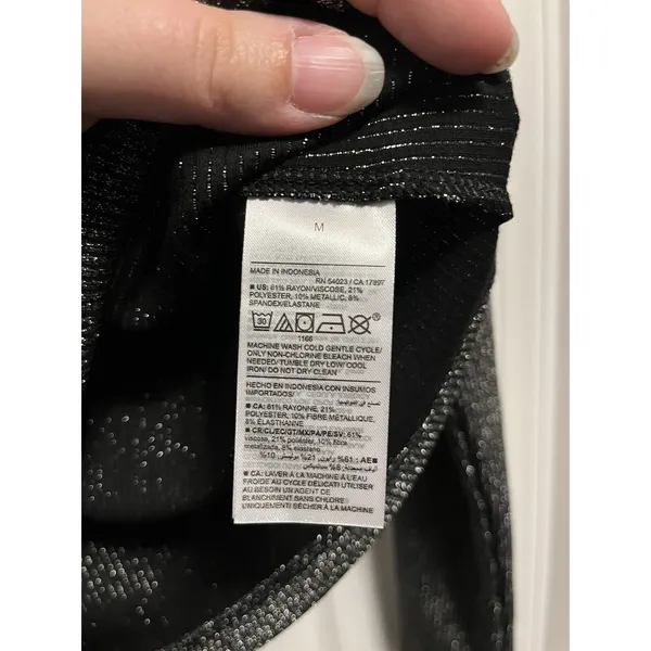 Old Navy Black & Silver Sparkly Croptop. Medium. Great clubbing or New Years Top - Image 3