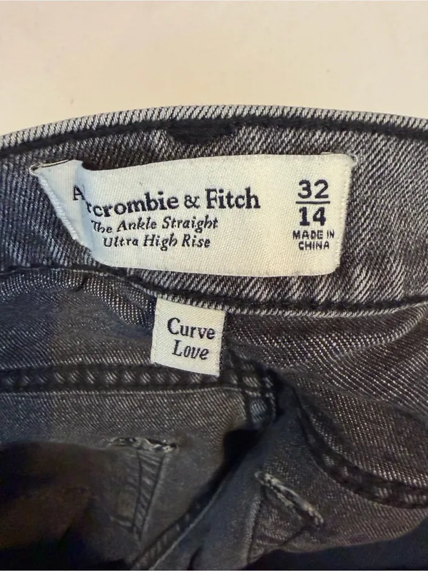Abercrombie & Fitch Curve Love The Ankle Straight Ultra High-Rise Gray Wash Jean - Image 6