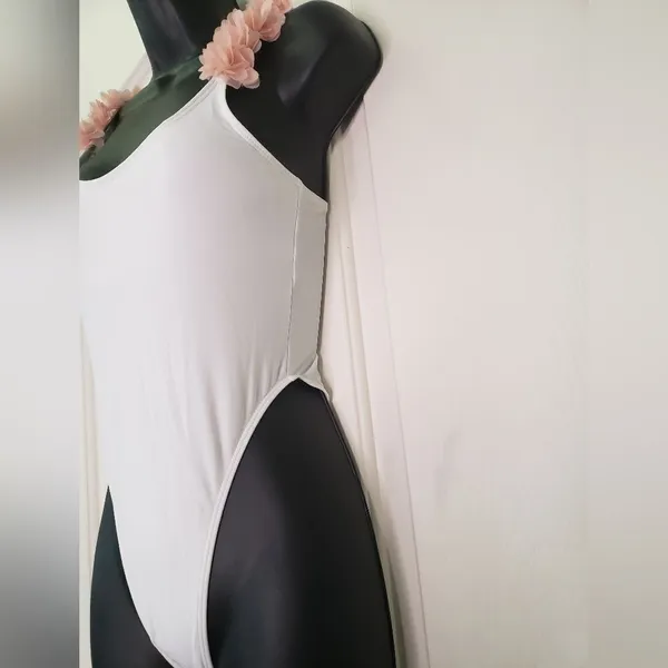 NWOT Swimsuit One Piece White Size XS - Image 4