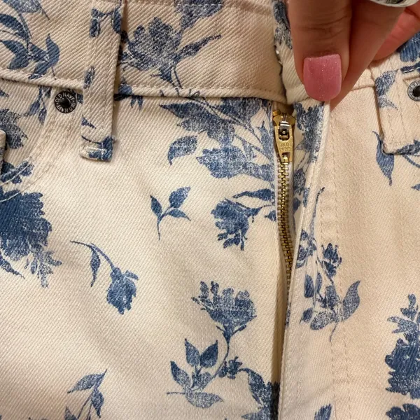 Old Navy OG Loose High Rise Floral Toile Jeans Blue Cream Tall 4 - Image 10