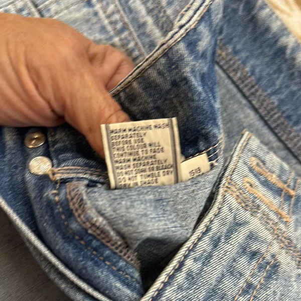 Classic Blue Jean Shorts with Comfortable Fit - Image 3