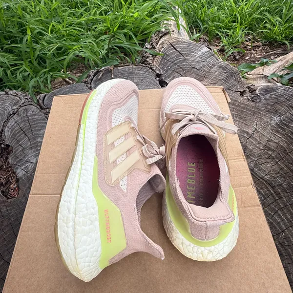 RARE Adidas Ultraboost 21 Womens Running Shoes Size 7.5 - Image 5