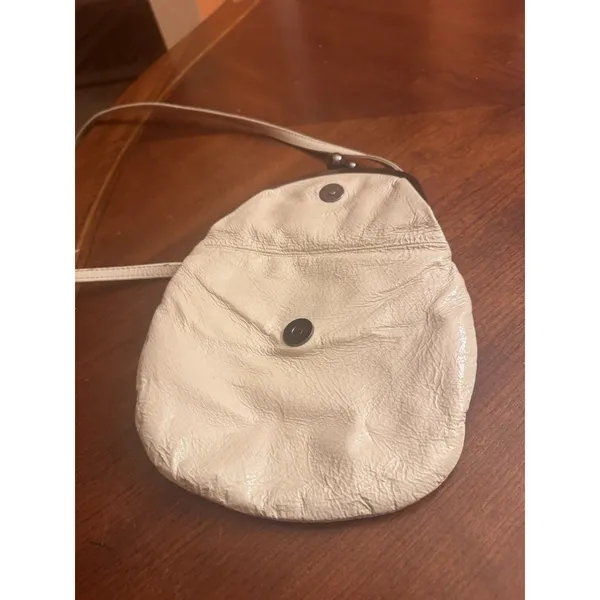 HOBO kisslock Crossbody White - Image 8
