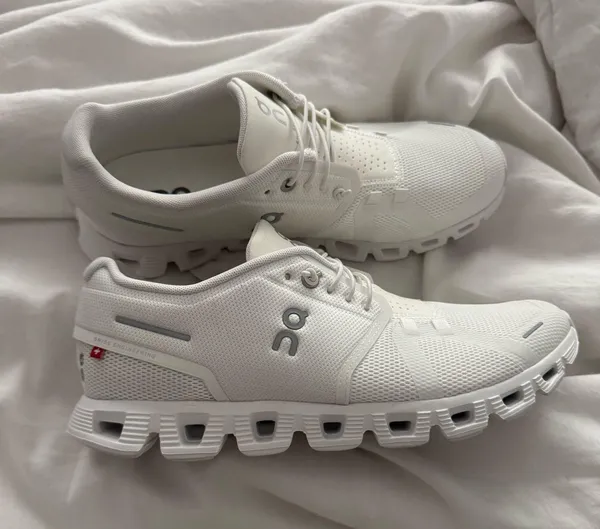 On Cloud Shoes - Image 2