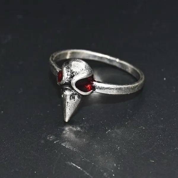 Gothic Raven Head Ring Silver - Image 2