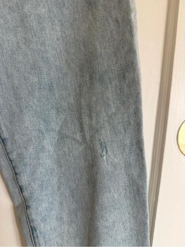 Brandy Melville Light Wash Denim Jeans - Image 5