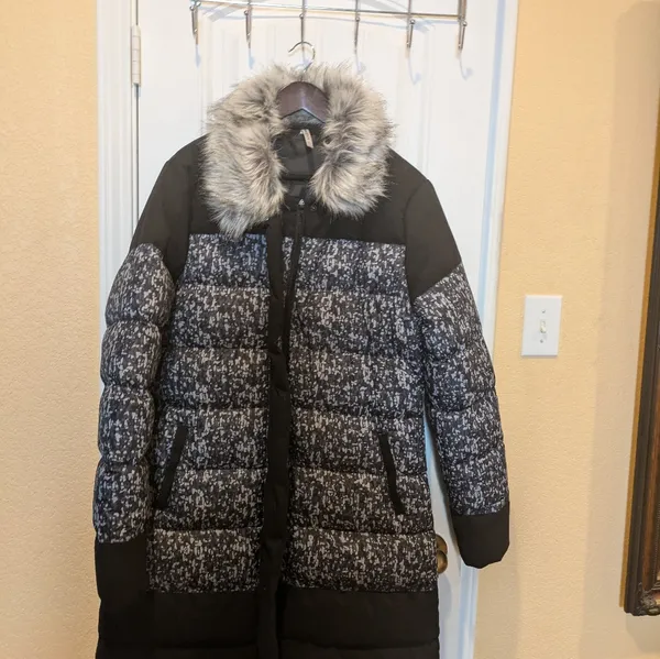 FABLETICS Waco Puffer Jacket Coat Women Size XL Midi Removable Faux Fur Collar - Image 3