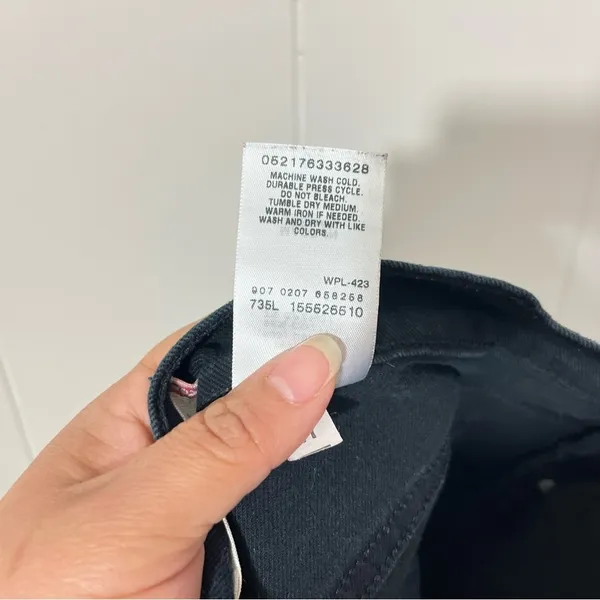 Levi’s 550 Relaxed Bootcut Jeans Women’s Black Size 8 Short Classic Denim - Image 8