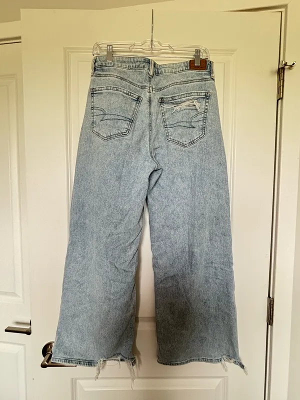 American Eagle Jeans - Image 3