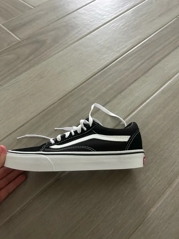 Black and white vans - Image 7