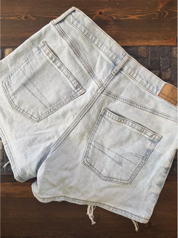 Vintage Y2K American Eagle Low Rise Distressed Denim Cutoff Shorts size 4 - Image 4