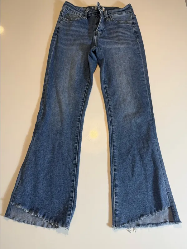 Lovervet by Vervet‎ High Rise Uneven Raw Hem Kick Flare Stretch Jeans Size 27 - Image 2